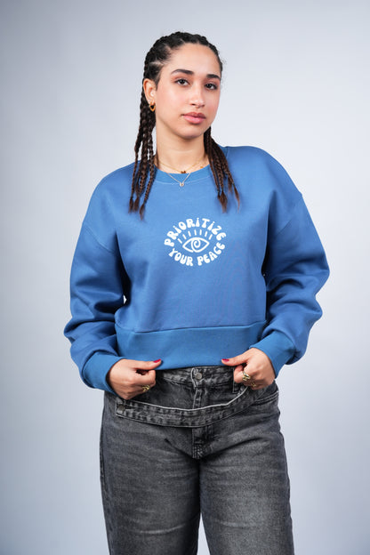 “PRIORITIZE YOUR PEACE” Cropped Crewneck printed Aegean Blue