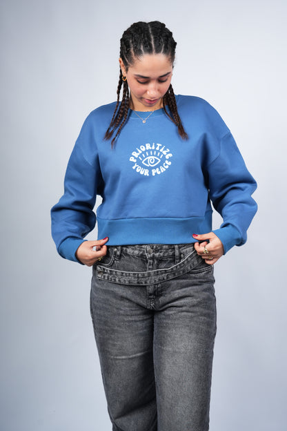 “PRIORITIZE YOUR PEACE” Cropped Crewneck printed Aegean Blue