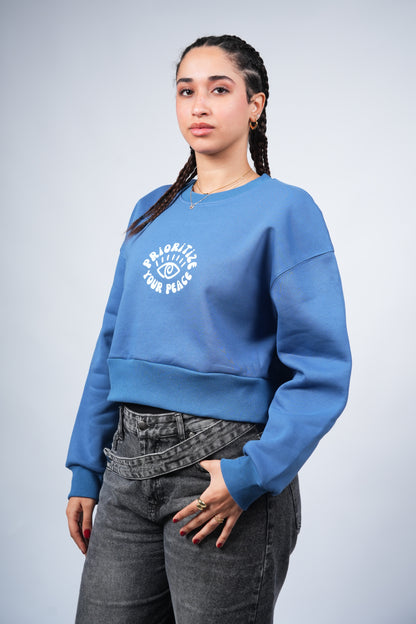 “PRIORITIZE YOUR PEACE” Cropped Crewneck printed Aegean Blue